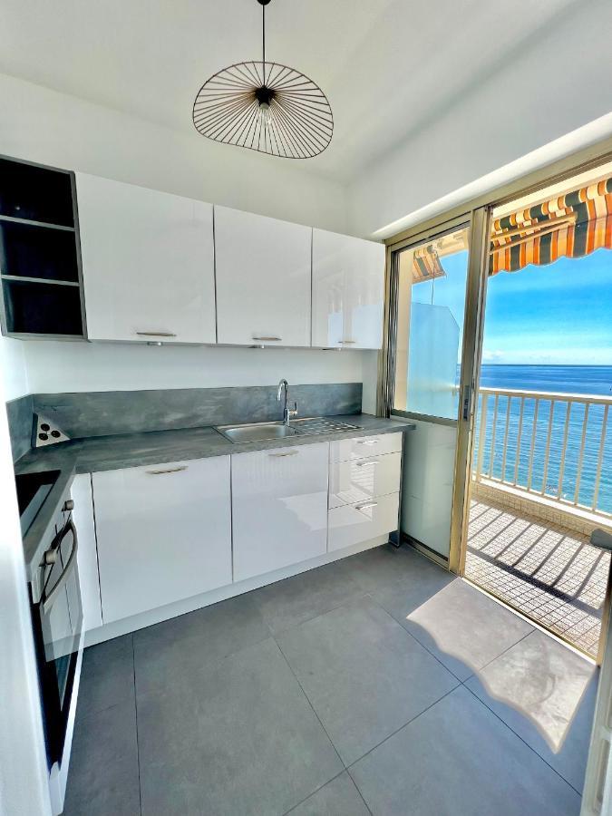 Seaviews By Jenni Menton, La Suite, Superbe Front De Mer, Top Emplacement Avec Terrasse Et Parking! Dış mekan fotoğraf