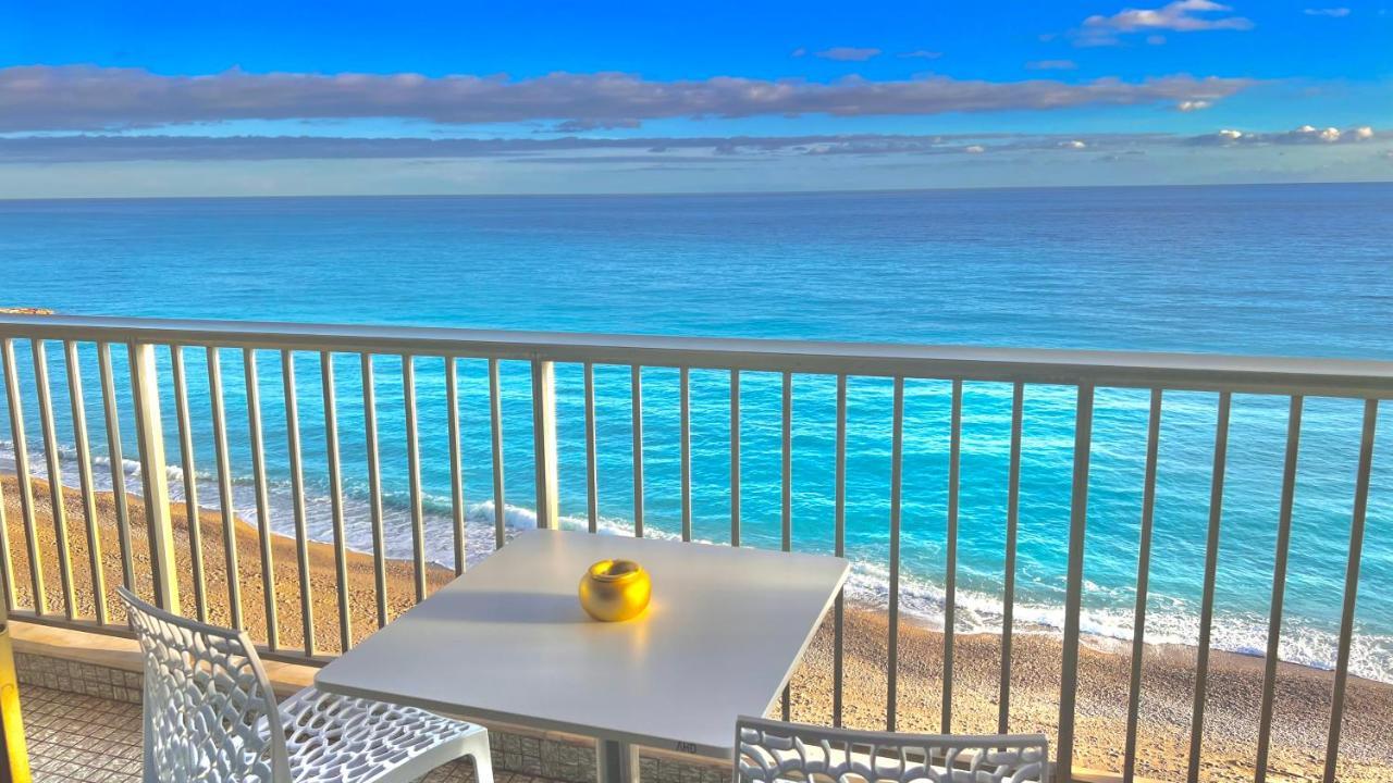 Seaviews By Jenni Menton, La Suite, Superbe Front De Mer, Top Emplacement Avec Terrasse Et Parking! Dış mekan fotoğraf