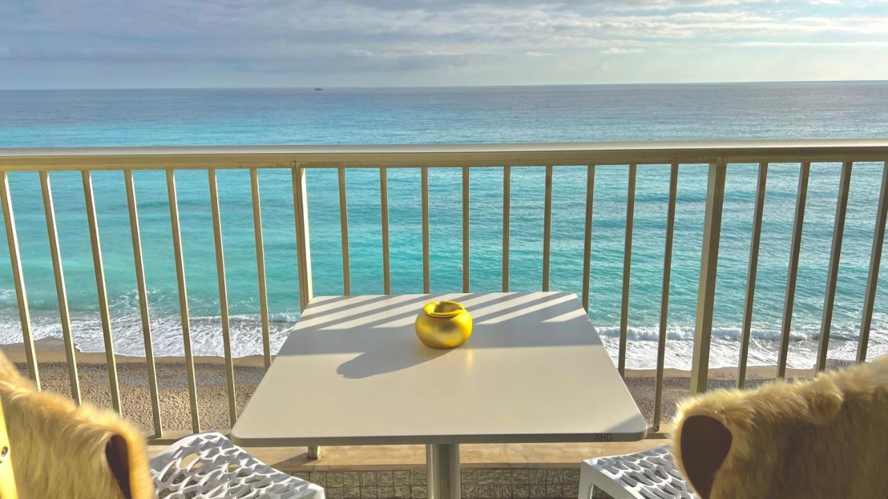 Seaviews By Jenni Menton, La Suite, Superbe Front De Mer, Top Emplacement Avec Terrasse Et Parking! Dış mekan fotoğraf